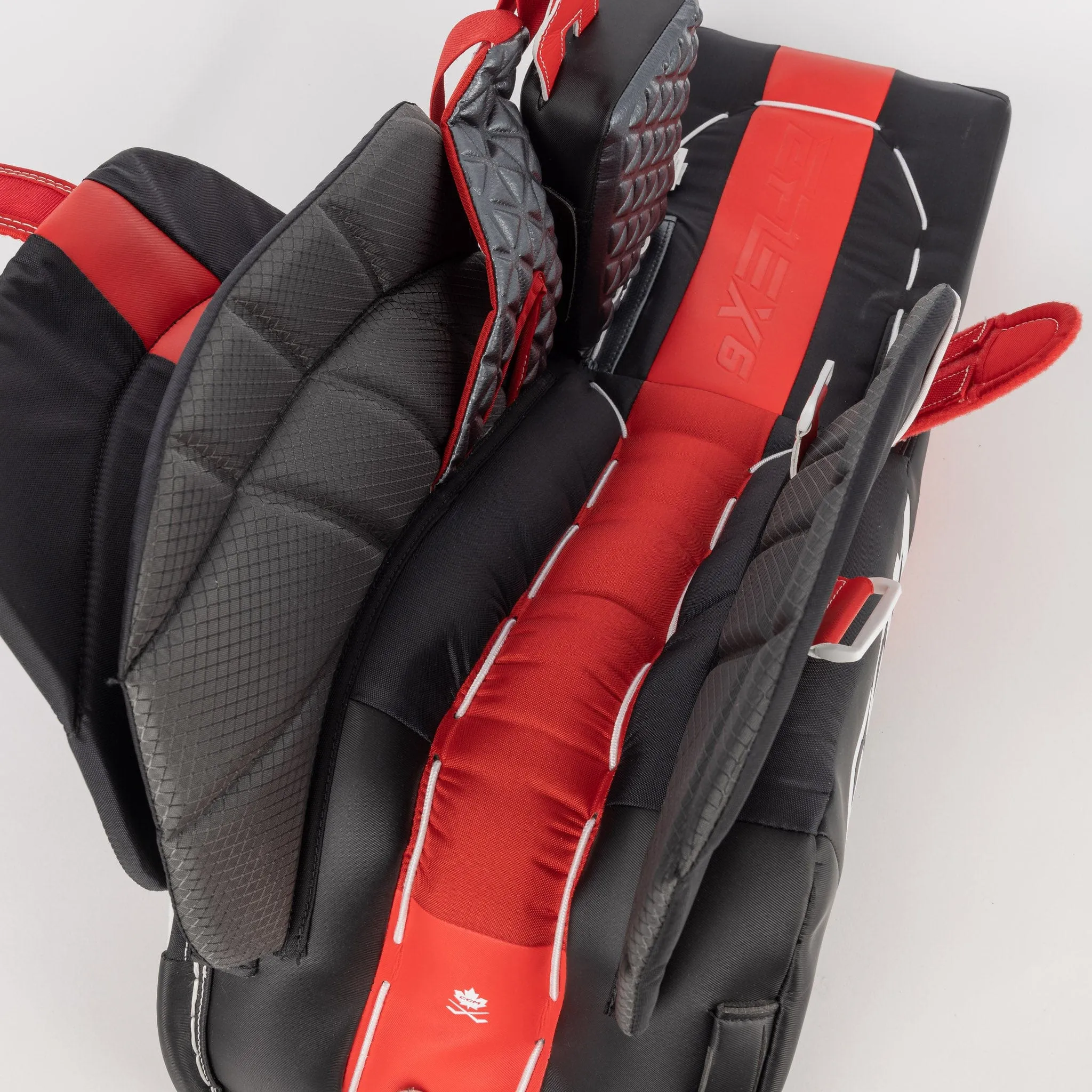 CCM Extreme Flex 6 Senior Goalie Leg Pads