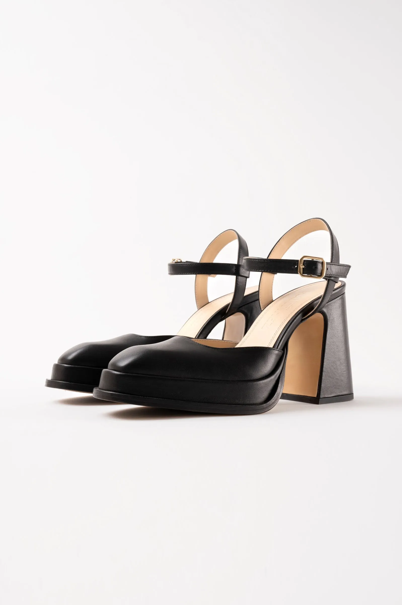 MALASANA - Black Leather Platform Pumps