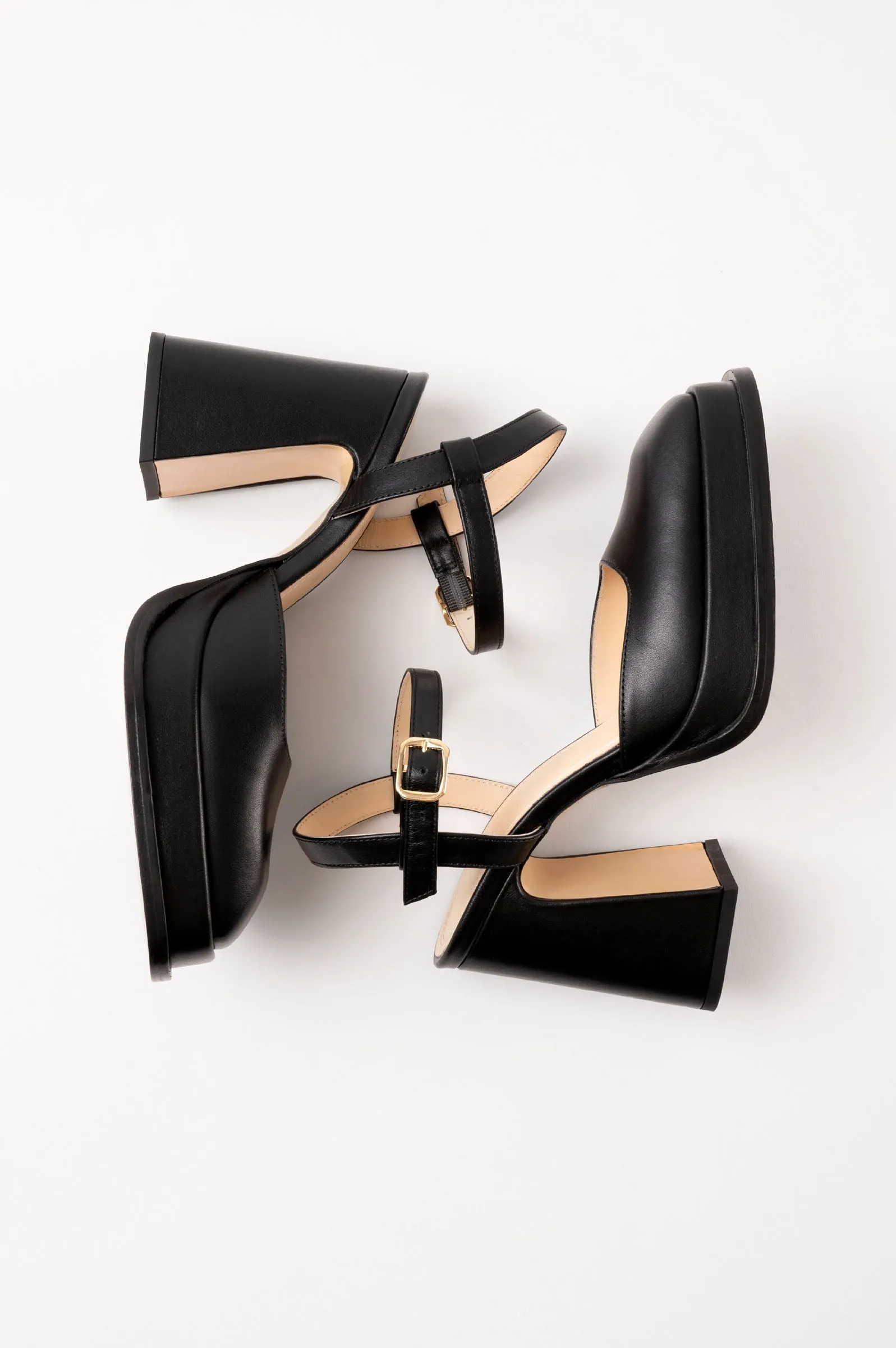 MALASANA - Black Leather Platform Pumps