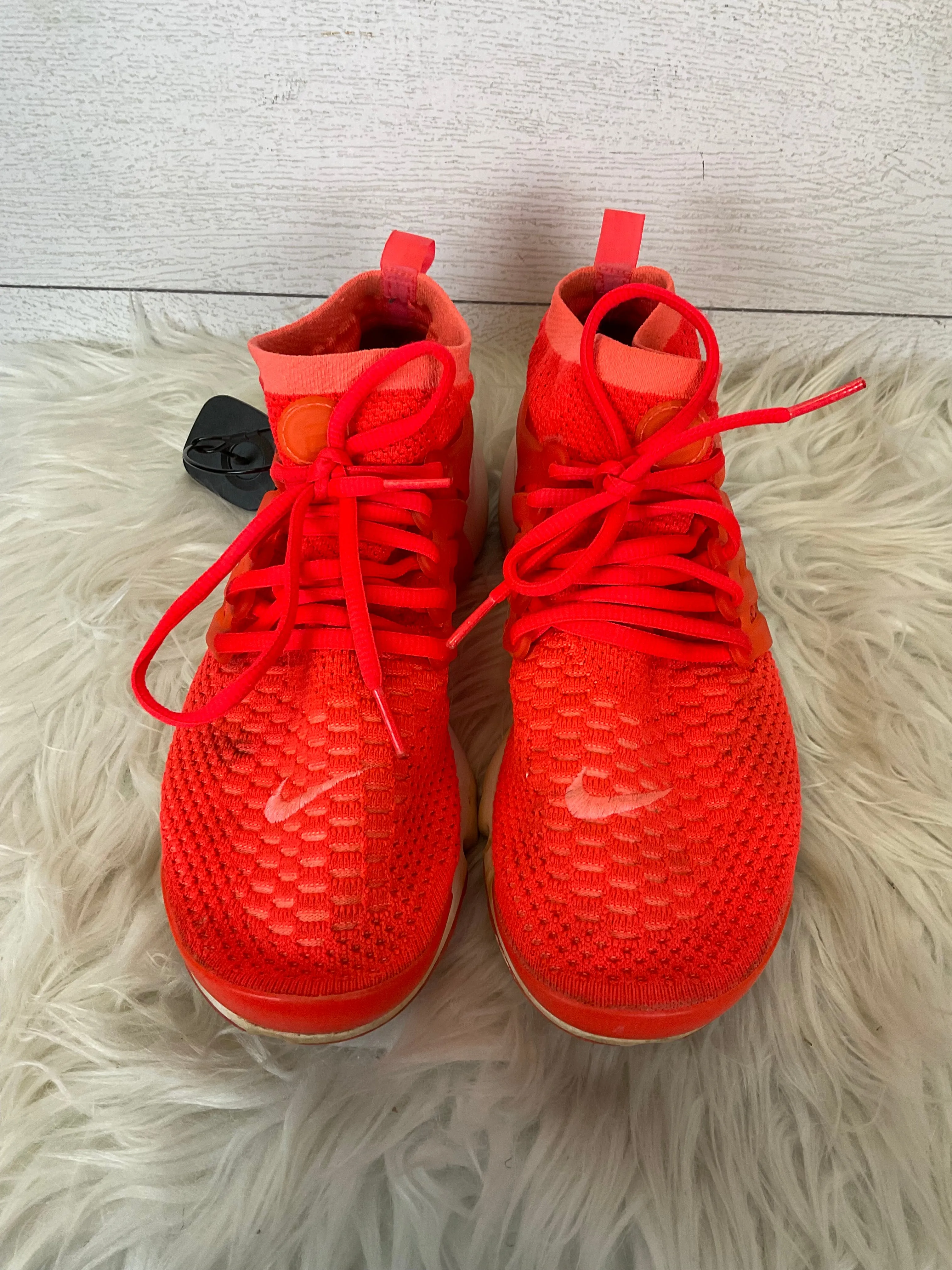 Shoes Athletic By Nike In Coral, Size: 9